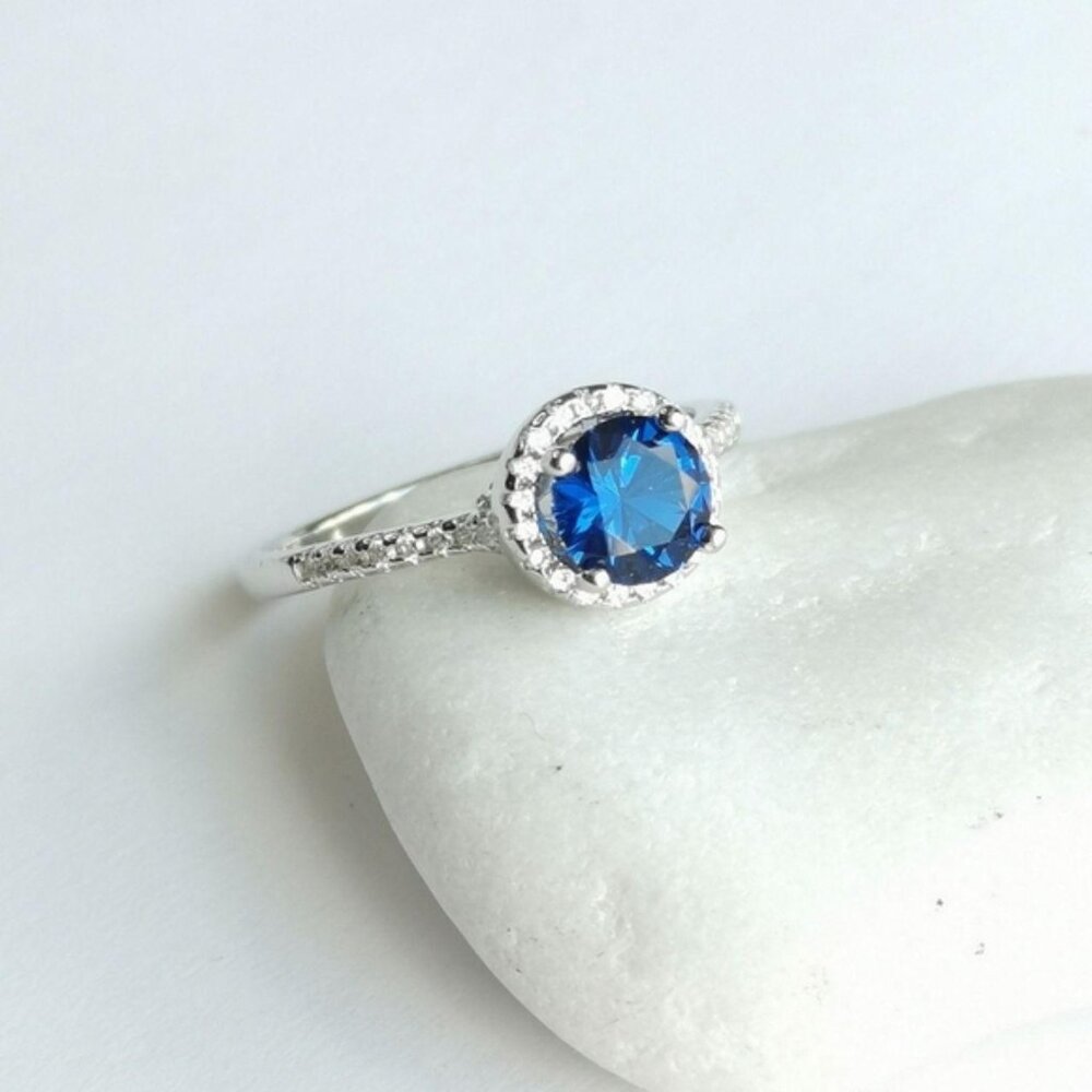 Sapphire CZ with halo 14k white gold overlay size 7 🆕